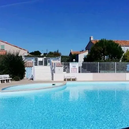 Holiday home Le Chene Vert, Piscine Et Foret Saint-Jean-de-Monts
