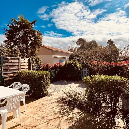 Le Chene Vert, Piscine Et Foret Tatil Evi *