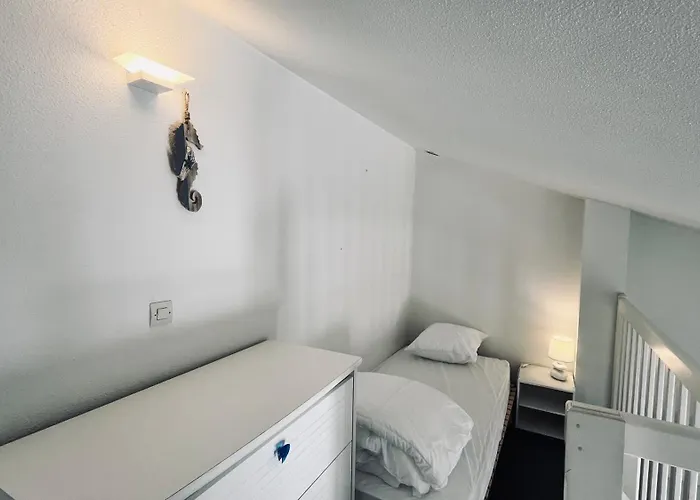 Le Chene Vert, Piscine Et Foret