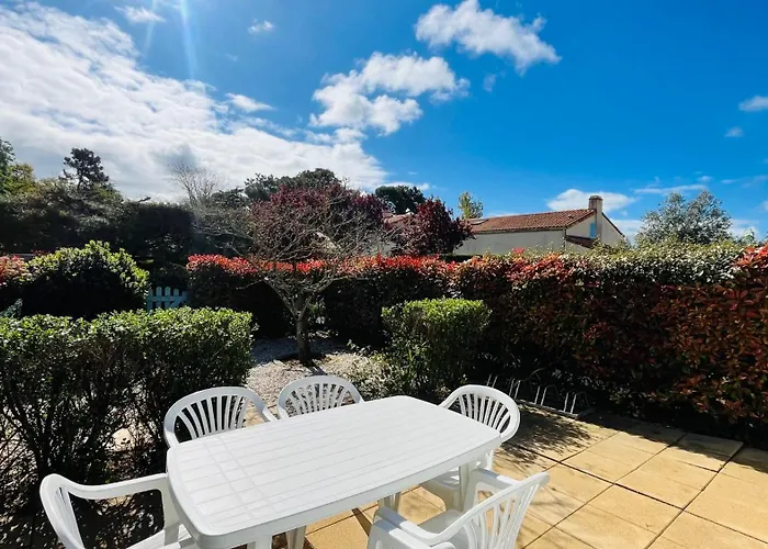 Le Chene Vert, Piscine Et Foret Saint-Jean-de-Monts